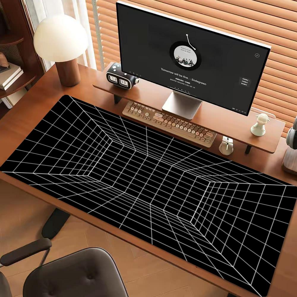 Tech Accessories For Laptop - بساط ألعاب أنيمي بتصميم شبكي أسود