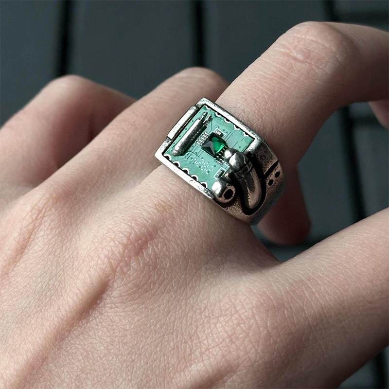 خاتم بتصميم تقني عتيق على شكل  - مراجعة Tech Accessories Industry وسعره